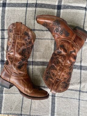 Shyanne Women’s Western Boots, Floral Embroidery 8 / 8.5